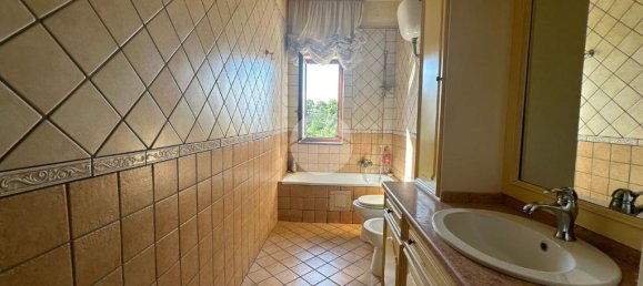 4 bedrooms Apartment in Naples, Italy No. 257851 23