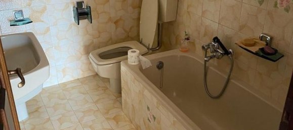 7 rooms Apartment in Massa, Italy No. 114715 20