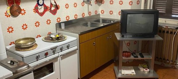 7 rooms Apartment in Massa, Italy No. 114715 5