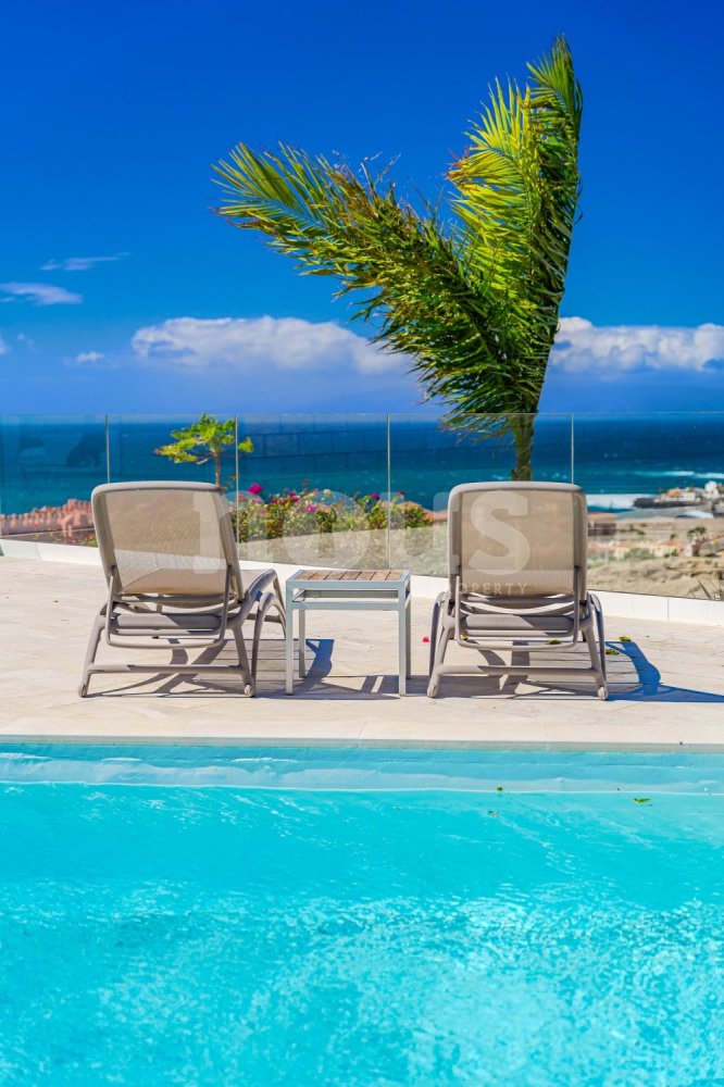 5 غرف نوم فيلا في Adeje, Spain رقم 16207