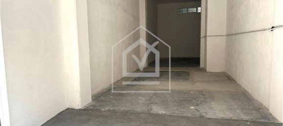 Garage à Bari, Italy 35m² No. 82886 3