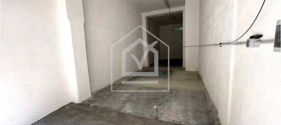 Garage à Bari, Italy 35m² No. 82886 4