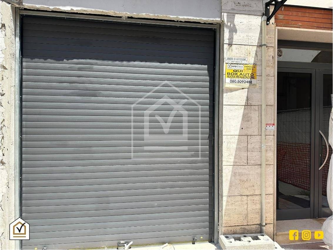 Garage à Bari, Italy 35m² No. 82886