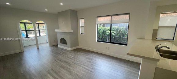 2 dormitorios apartamento en alquiler en Miami, Miami-Dade, Florida, USA № 614277 2