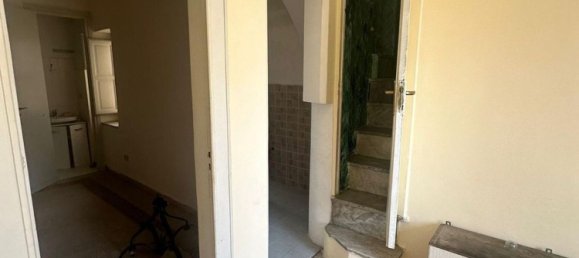 3 rooms Apartment in Palermo, Italy No. 71918 2