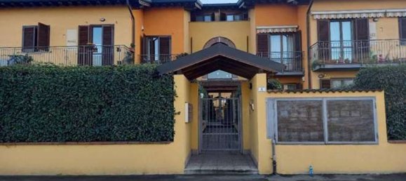Apartamento de 3 habitaciónes en Motta Visconti, Italy No. 15742 2