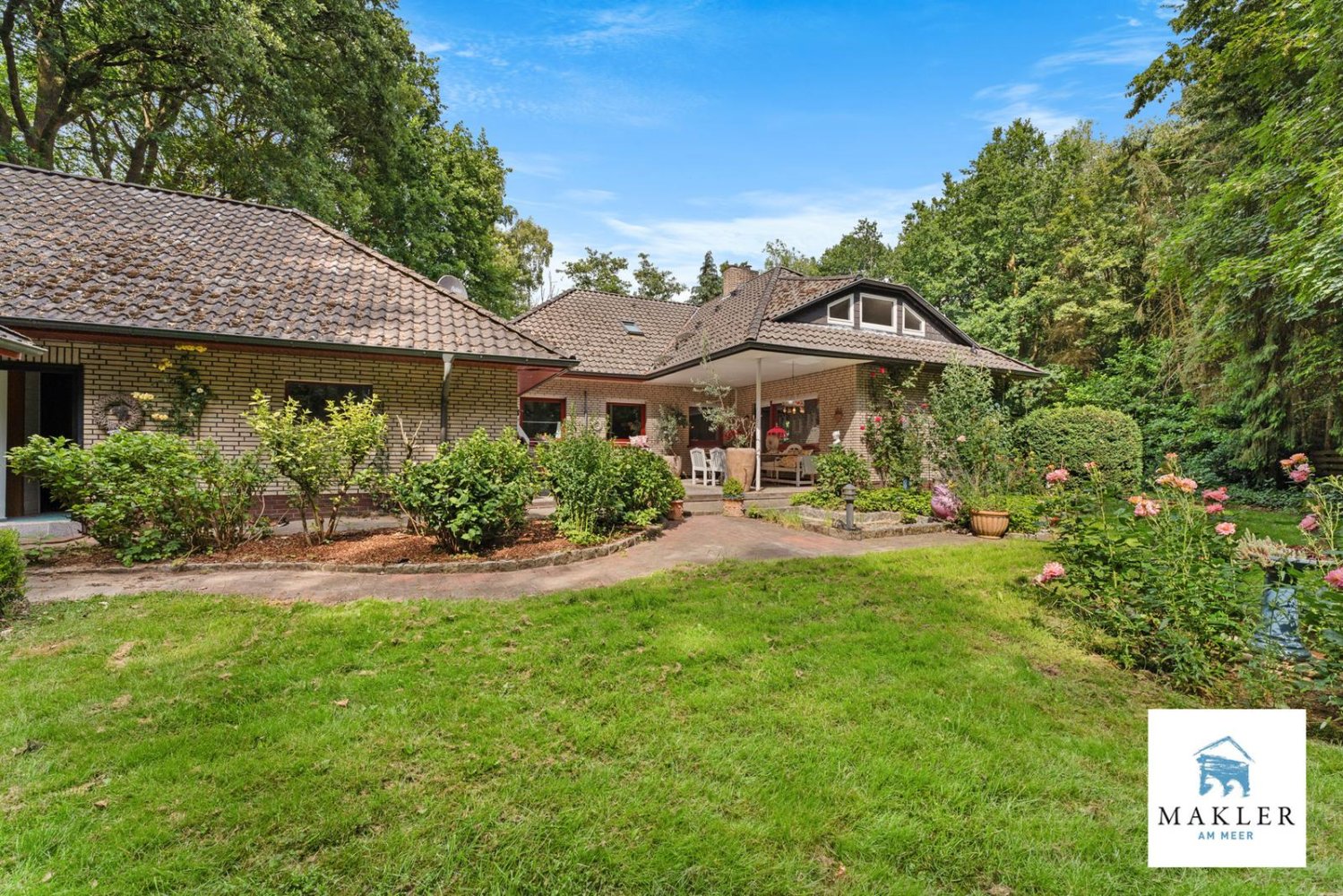 Bungalow de 6 dormitorios en Cloppenburg, Germany No. 242224