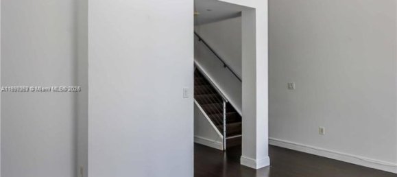 1 dormitorio propiedad comercial en venta en Miami, Miami-Dade, Florida, USA № 615902 13