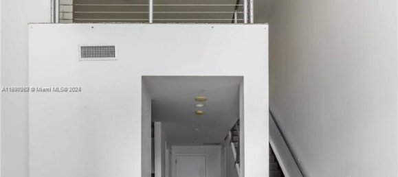 1 dormitorio propiedad comercial en venta en Miami, Miami-Dade, Florida, USA № 615902 11