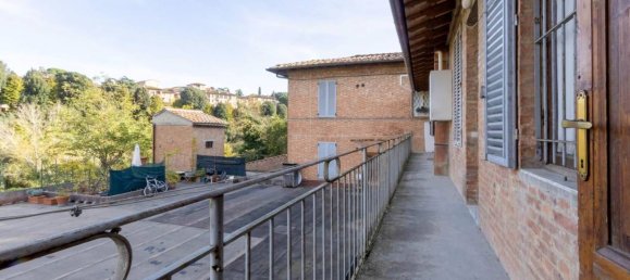 2 Schlafzimmer Wohnung in Siena, Italy, Nr. 224098 4