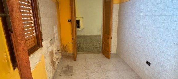 6 bedrooms Apartment in San Donaci, Italy No. 64583 11