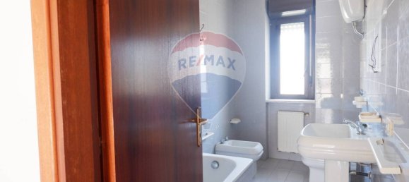 3 bedrooms Apartment in Caserta, Italy No. 301074 9