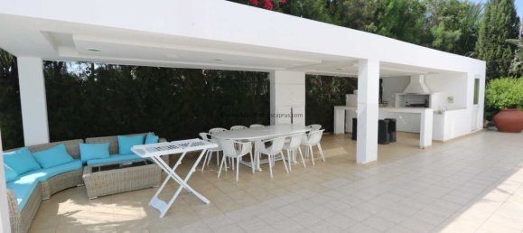 6 bedrooms House in Paralimni, Cyprus No. 23894 3