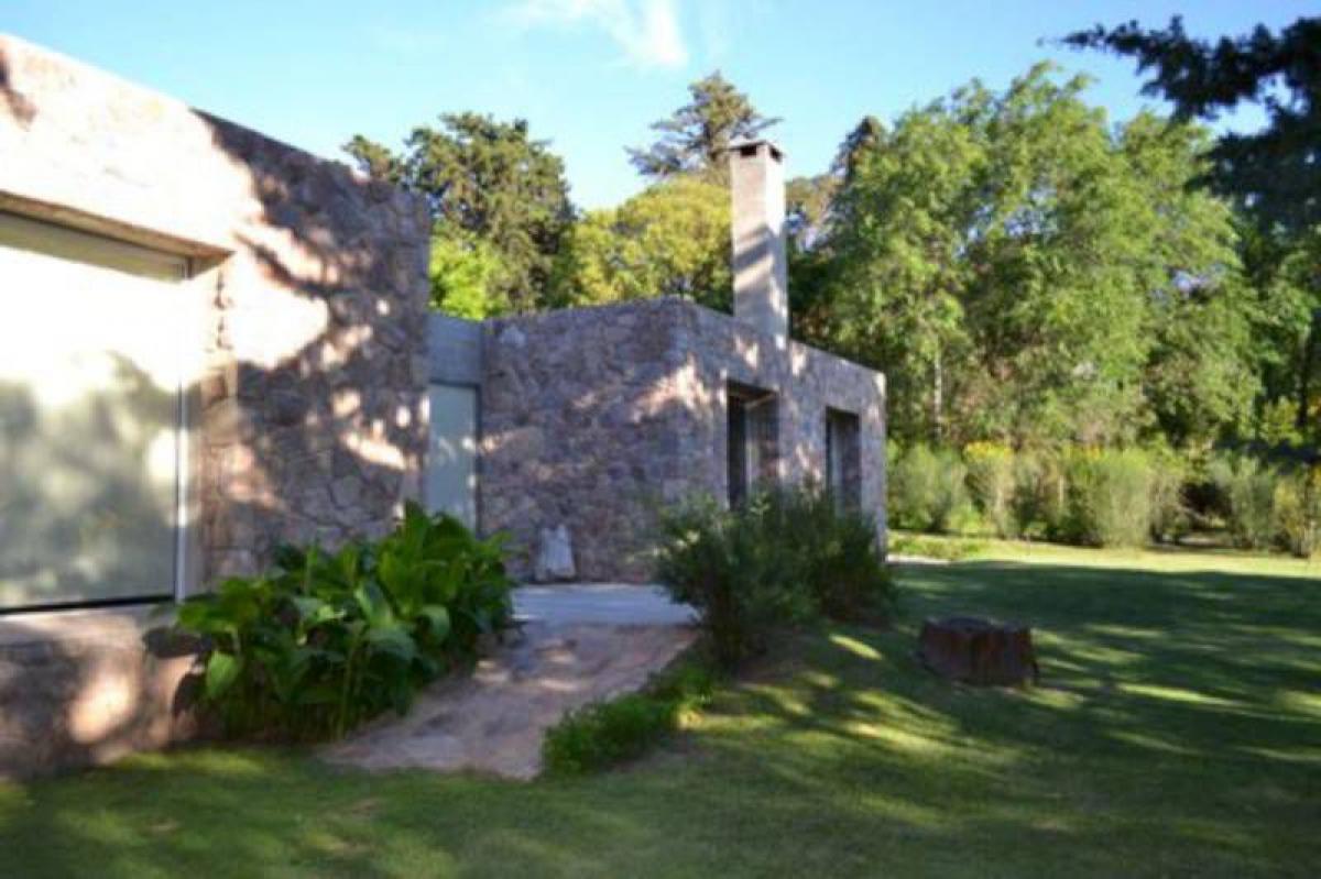 3 bedrooms House in Cordoba, Argentina No. 56866