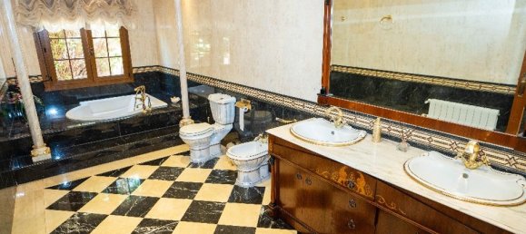 Вилла с 7 спальнями в Дехеса де Кампоамор, Испания № 189248 17