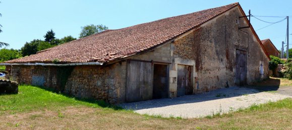 Casa de 4 dormitorios en Montbron, France No. 282309 9