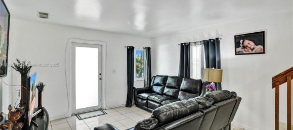 3 dormitorios villa en venta en Miami, Miami-Dade, Florida, USA № 614229 26
