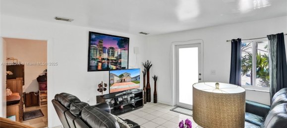3 dormitorios villa en venta en Miami, Miami-Dade, Florida, USA № 614229 27