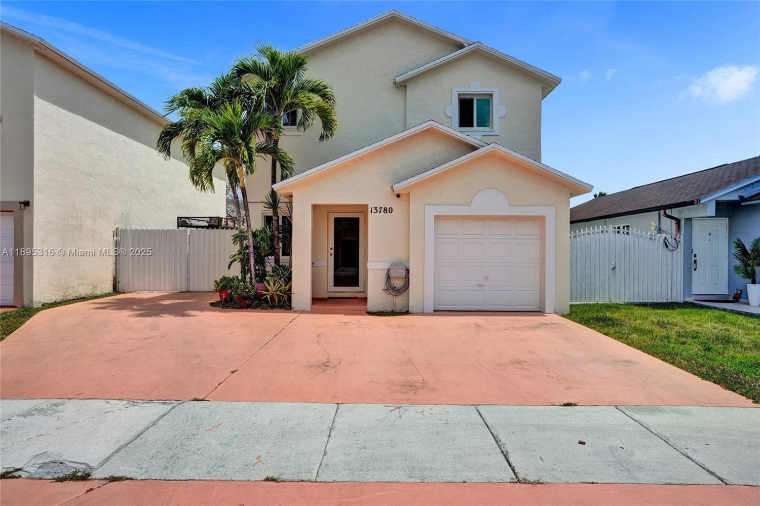 3 dormitorios villa en venta en Miami, Miami-Dade, Florida, USA № 614229