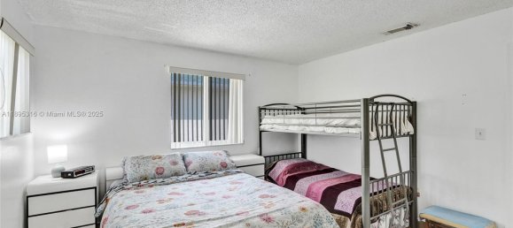 3 dormitorios villa en venta en Miami, Miami-Dade, Florida, USA № 614229 5