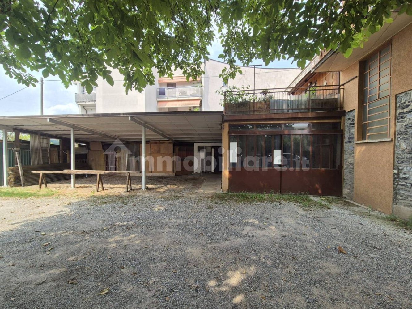  عقار تجاري في Como, Italy 120متر مربع رقم 303081