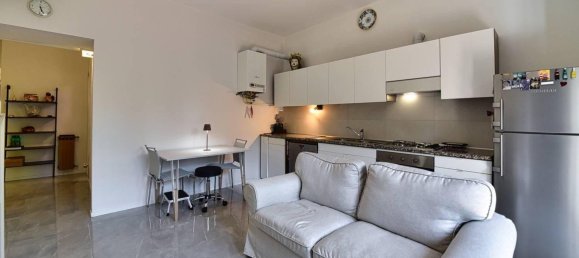 2 bedrooms Apartment in Senago, Italy No. 314614 4