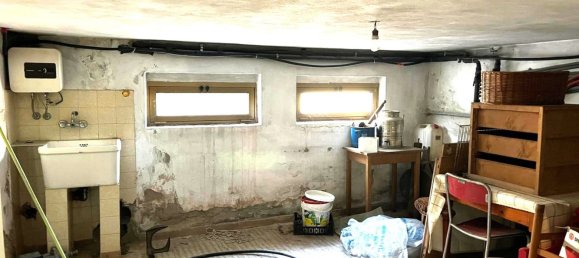 8 rooms House in Pistoia, Italy No. 297018 3