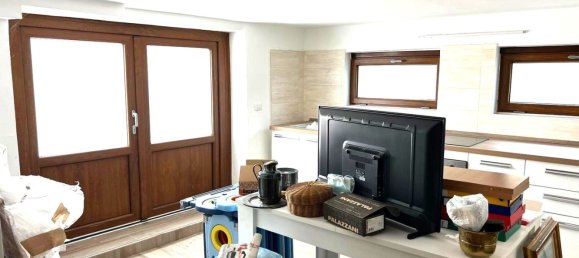 8 rooms House in Pistoia, Italy No. 297018 4