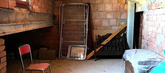 8 rooms House in Pistoia, Italy No. 297018 19