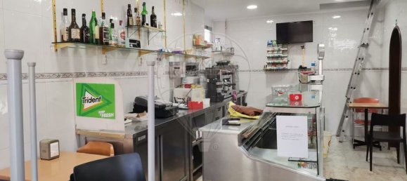 82m² Commercial property in Amadora, Portugal No. 70632 4