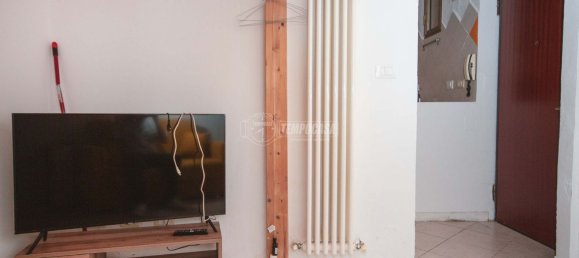 Studio in Bologna, Italy No. 90830 6