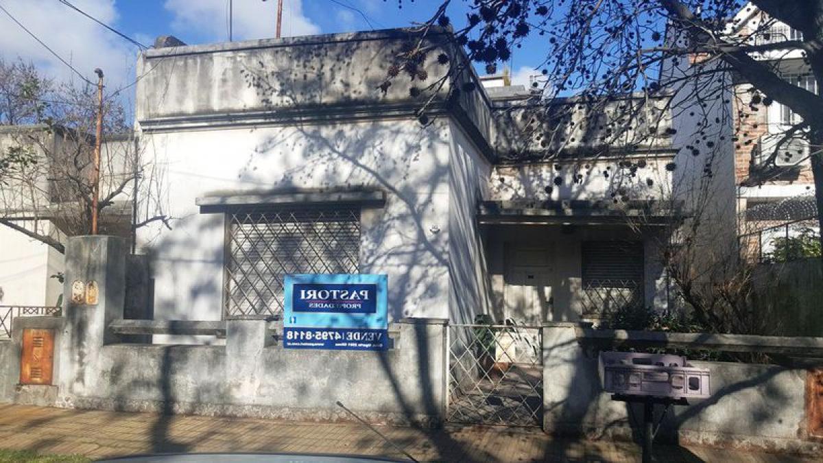 Casa de 2 dormitorios en Vicente López, Argentina No. 10125