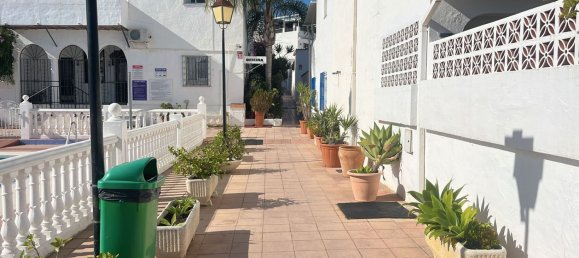 Adosado de 4 dormitorios en Estepona, Spain No. 56028 47