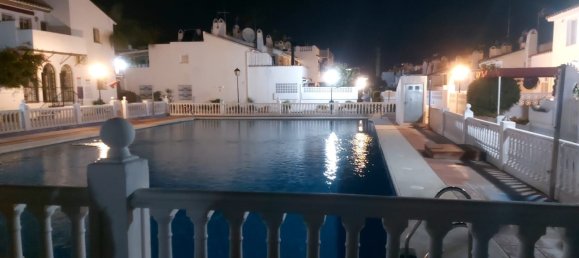 Adosado de 4 dormitorios en Estepona, Spain No. 56028 52