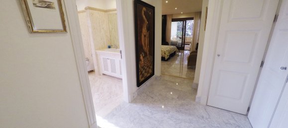 3 bedrooms Apartment in Marbella, Spain No. 566 14