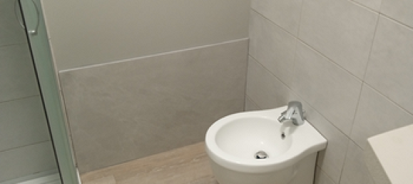 4 rooms Apartment in Turin, Italy No. 258439 2