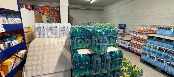 2-Zimmer Gewerbliche Immobilie in Scandicci, Italy, Nr. 39085 8