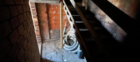 Дом с 6 комнатами в Седрина, Италия № 124669 13