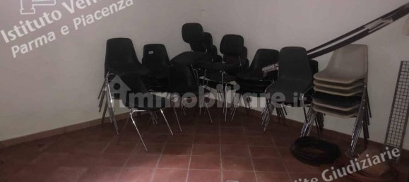 615m² Building in Fidenza, Italy No. 16741 16