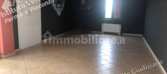 615m² Building in Fidenza, Italy No. 16741 12