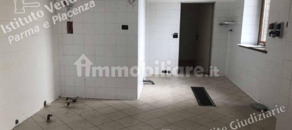 615m² Building in Fidenza, Italy No. 16741 13