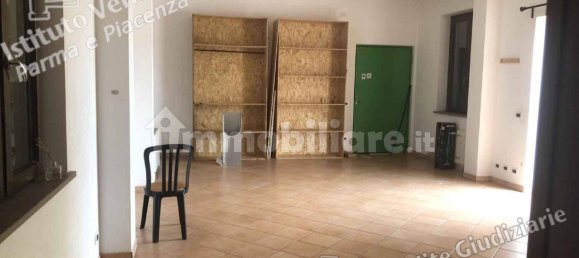 615m² Building in Fidenza, Italy No. 16741 2