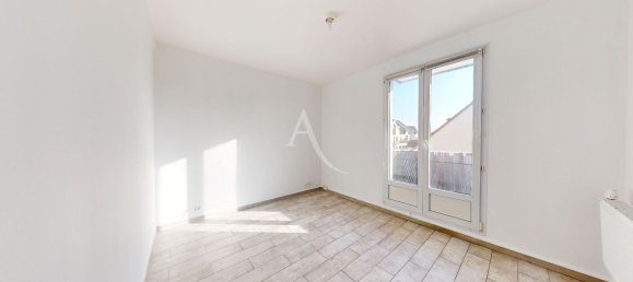 3 Schlafzimmer Wohnung in Pontault-Combault, France, Nr. 175944 6