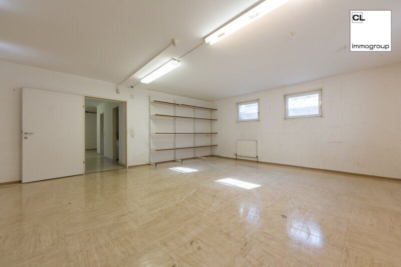 3-salle Entrepôt à Vocklamarkt, Austria No. 240447