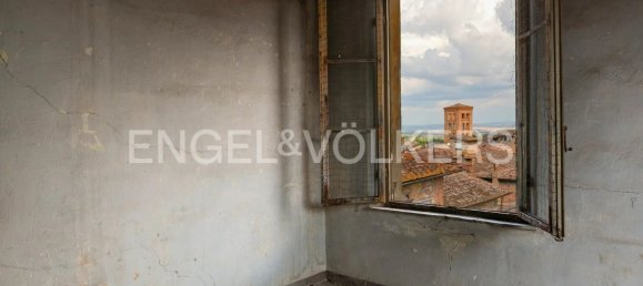 3 Schlafzimmer Wohnung in Siena, Italy, Nr. 352636 8