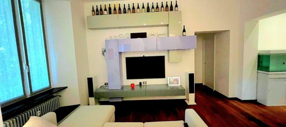 7 rooms Apartment in Genoa, Italy No. 26045 5