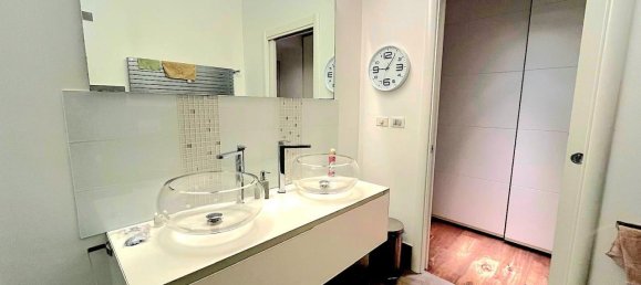 7 rooms Apartment in Genoa, Italy No. 26045 9