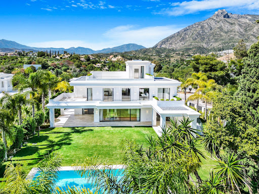 Villa de 6 dormitorios en Marbella, Spain No. 193110