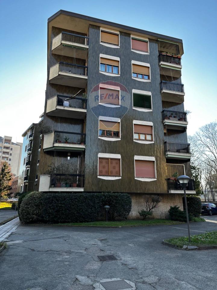 Квартира с 3 комнатами в Милан, Италия № 244055