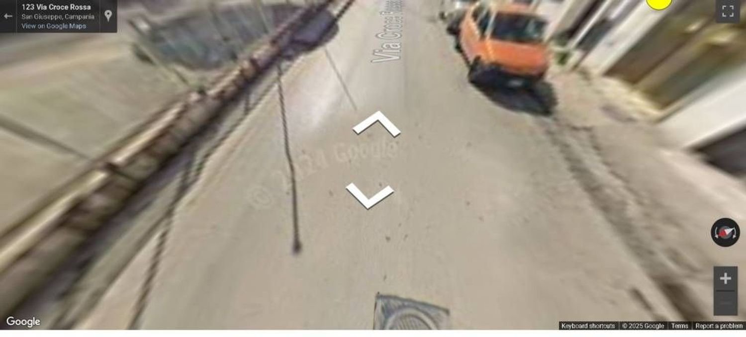 510m² Warehouse in San Giuseppe Vesuviano, Italy No. 11067